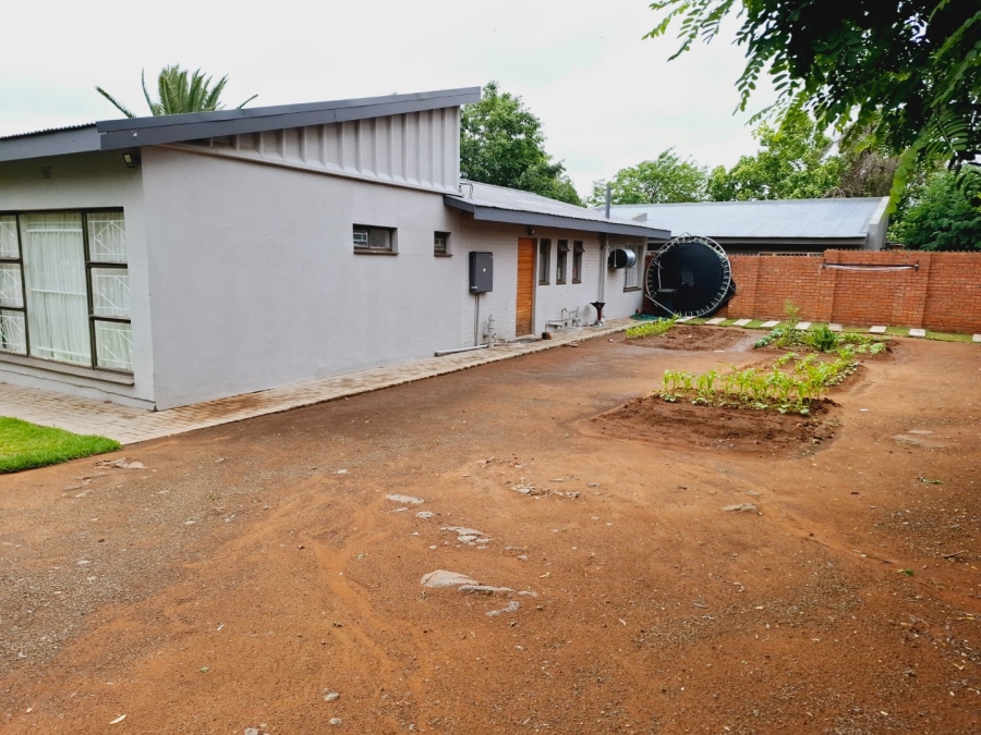 4 Bedroom Property for Sale in Generaal De Wet Free State